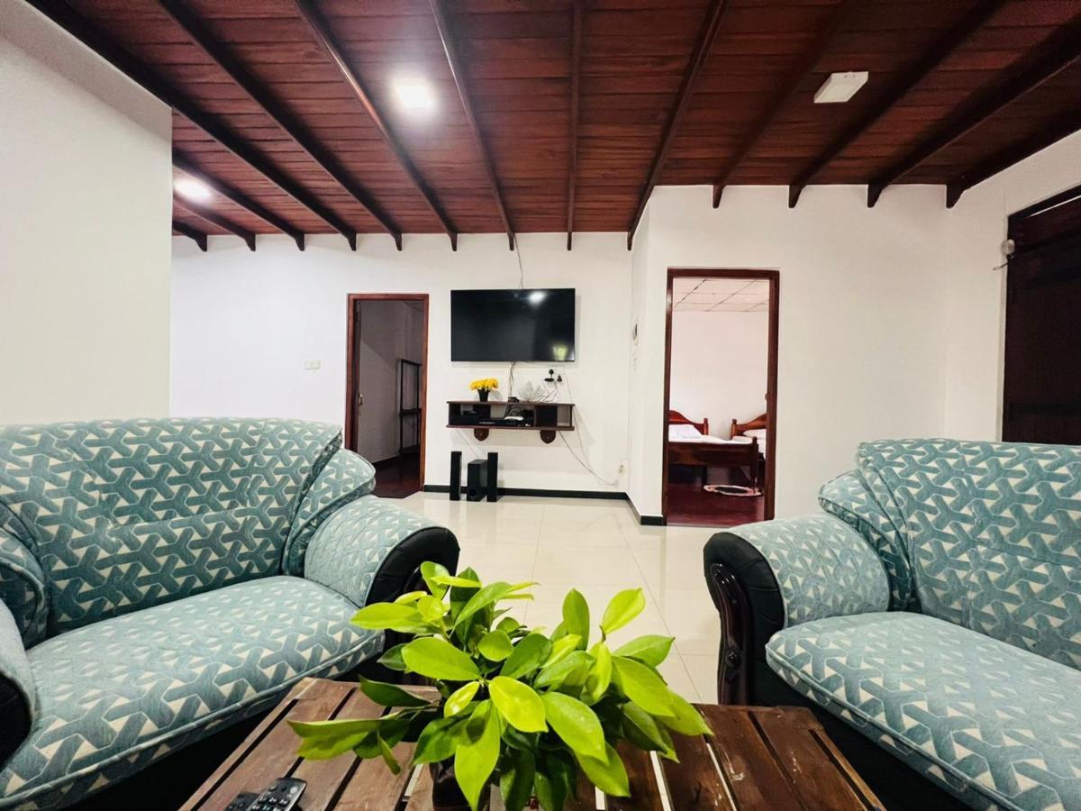Villa The Bambos Hikkaduwa Esterno foto
