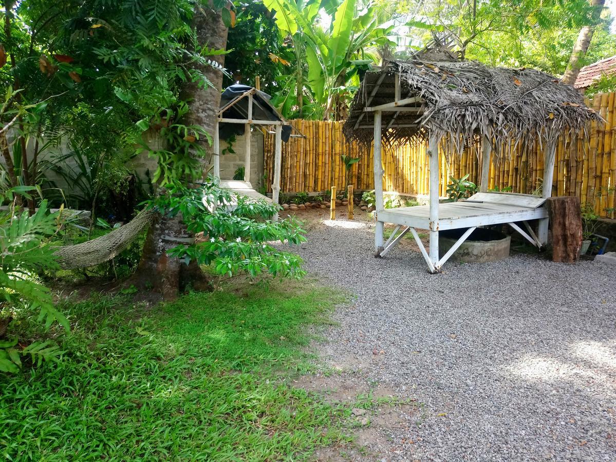 Villa The Bambos Hikkaduwa Esterno foto